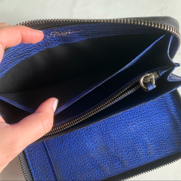 3.1 Phillip Lim blue metallic zip around wallet - Picture 7 of 7
